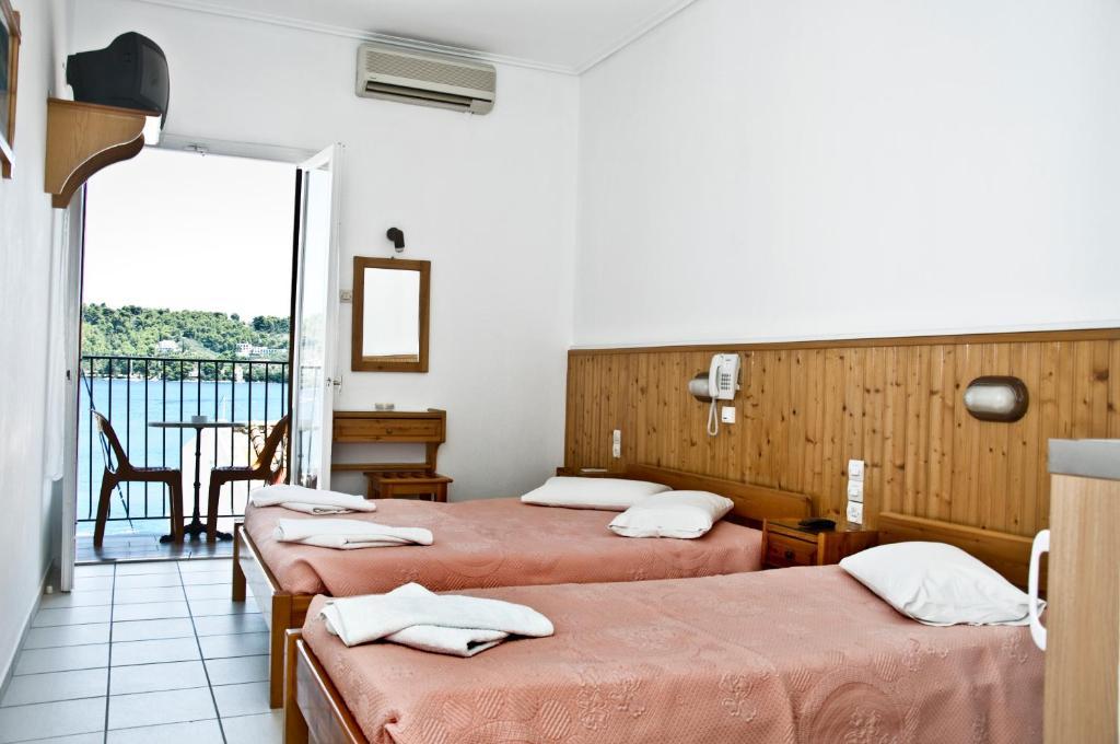 Hotel Christina Skiathos Town Quarto foto